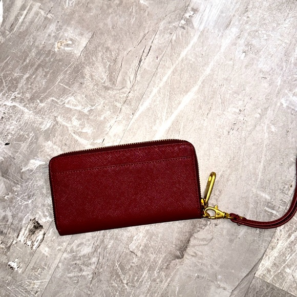Bardgley Mischka maroon wallet/ wristlet with gold hardware. Like new - Picture 2 of 5